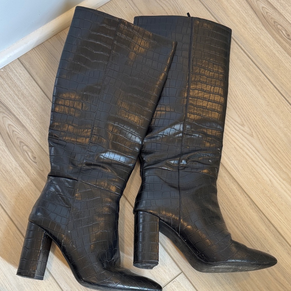 H&M Black Croc-Embossed Knee-High Block Heel Boots